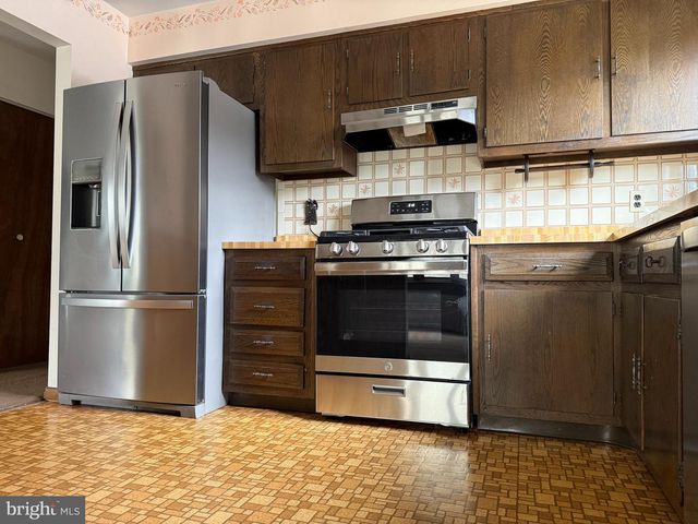 608 BETTY ROSE AVE, Gibbstown, NJ 08027