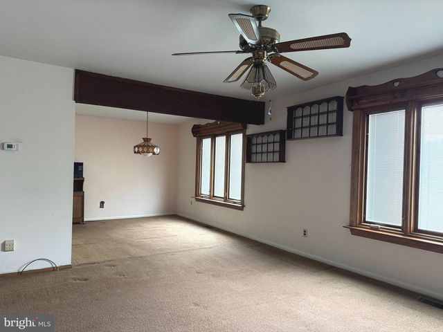 608 BETTY ROSE AVE, Gibbstown, NJ 08027