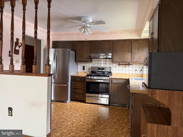 608 BETTY ROSE AVE, Gibbstown, NJ 08027