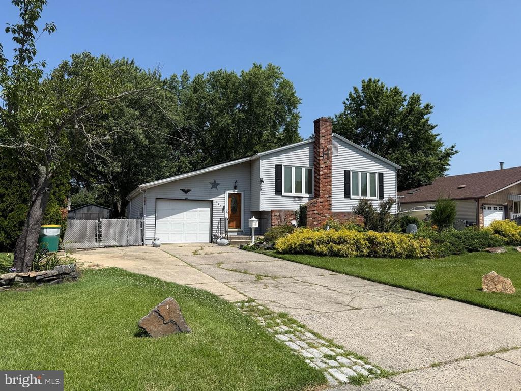 608 BETTY ROSE AVE, Gibbstown, NJ 08027