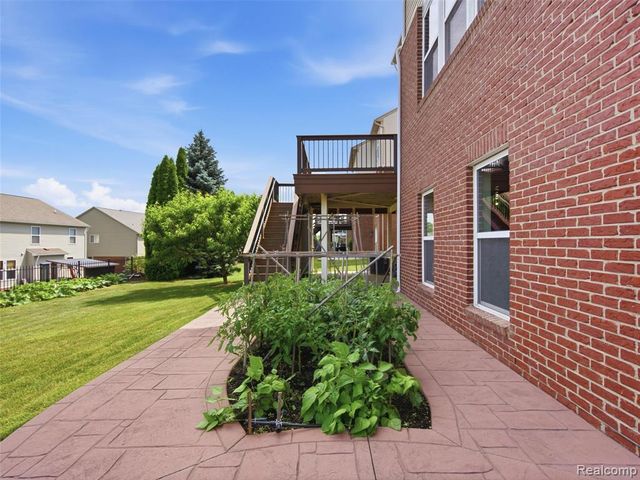 4853 Catalina Drive, Lake Orion, MI 48359