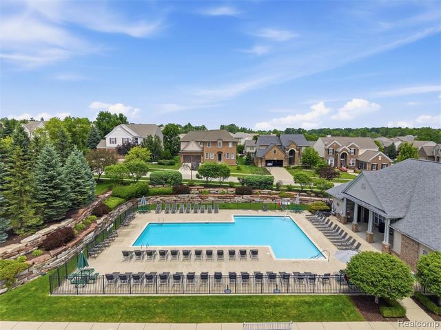 4853 Catalina Drive, Lake Orion, MI 48359