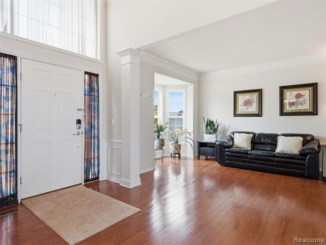 4853 Catalina Drive, Lake Orion, MI 48359