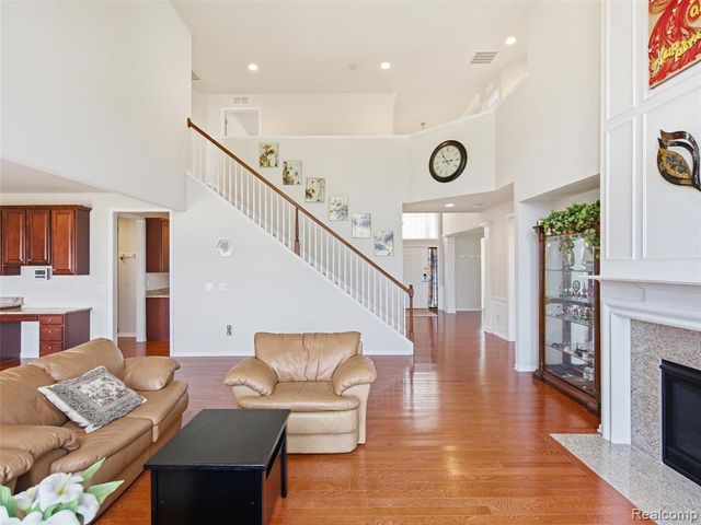 4853 Catalina Drive, Lake Orion, MI 48359