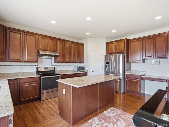 4853 Catalina Drive, Lake Orion, MI 48359
