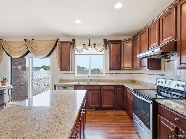 4853 Catalina Drive, Lake Orion, MI 48359