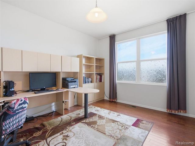 4853 Catalina Drive, Lake Orion, MI 48359