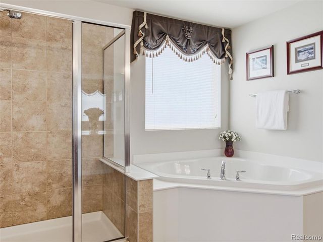 4853 Catalina Drive, Lake Orion, MI 48359