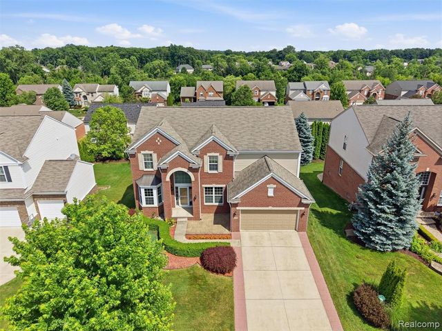 4853 Catalina Drive, Lake Orion, MI 48359
