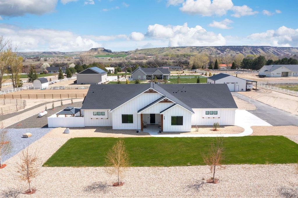 518 Bass Run Lane, Marsing, ID 83639