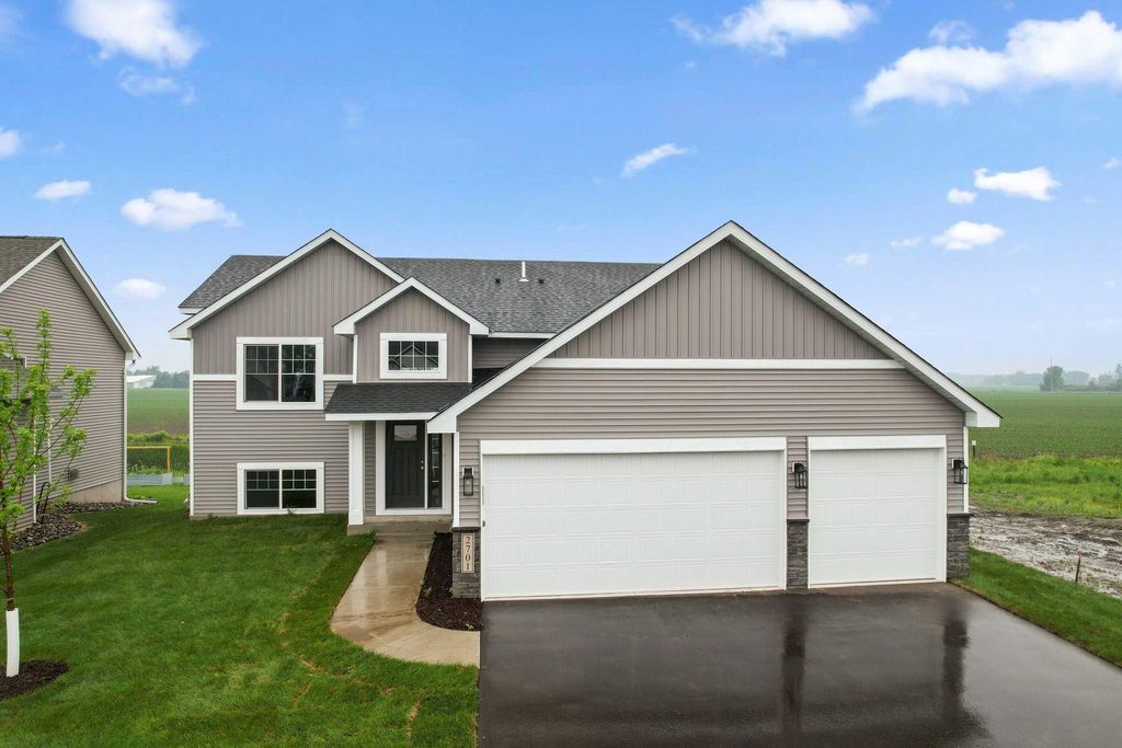 2701 213th Street W, Farmington, MN 55024