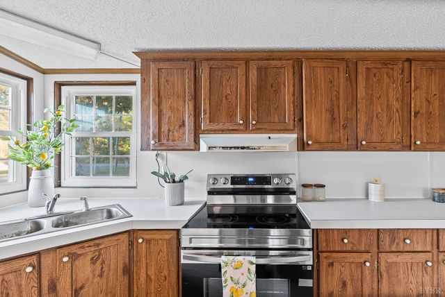 2213 Rabat Road, Nathalie, VA 24577