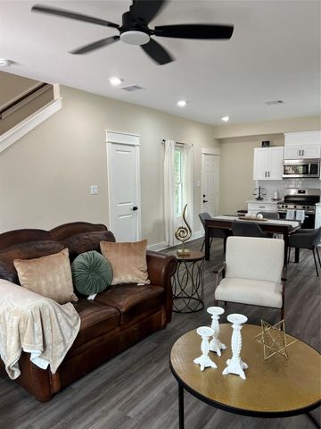 9441 Radio Road B, Houston, TX 77075