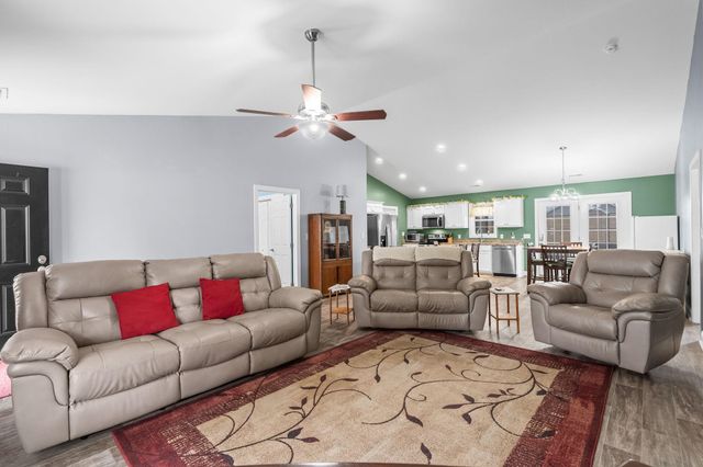 905 Futrell St., Loris, SC 29569