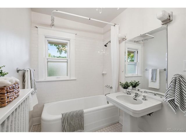 1660 Race St, Denver, CO 80206
