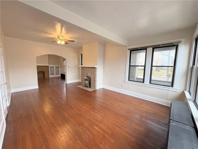122 Dinsmore Ave 1, Crafton, PA 15205