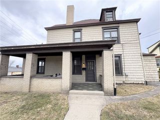 122 Dinsmore Ave 1, Crafton, PA 15205