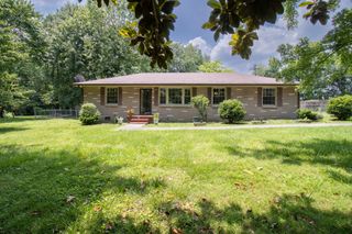 205 Hamlett Dr, White House, TN 37188