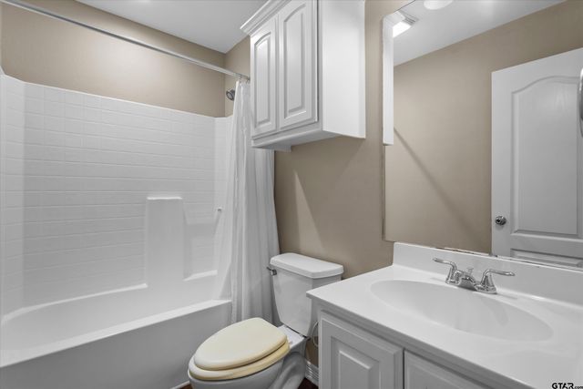 3121 Vineyard Ave., Tyler, TX 75701