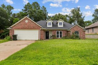 3121 Vineyard Ave., Tyler, TX 75701