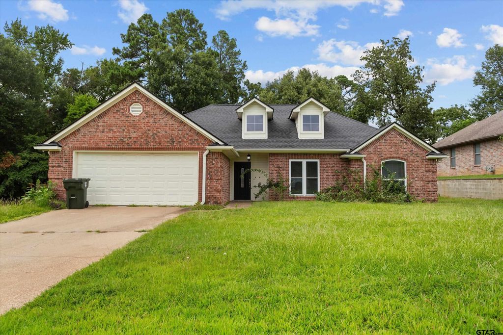3121 Vineyard Ave., Tyler, TX 75701