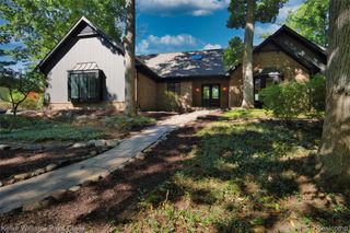 2918 Shannon Drive, Oakland Charter Township, MI 48363