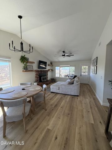 42803 Limeridge Drive, Lake Hughes, CA 93532