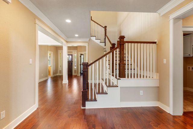 2136 Rockcliffe Loop, College Station, TX 77845