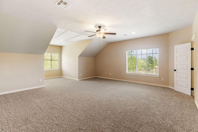 2136 Rockcliffe Loop, College Station, TX 77845