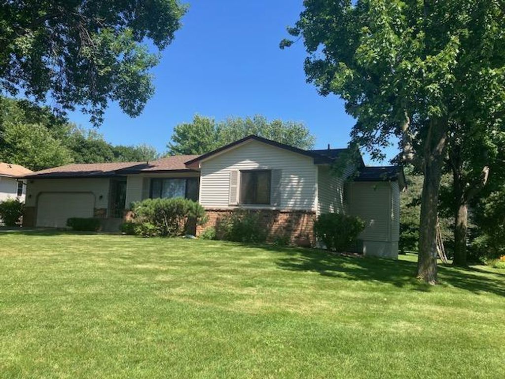 11300 Louisiana Avenue N, Champlin, MN 55316