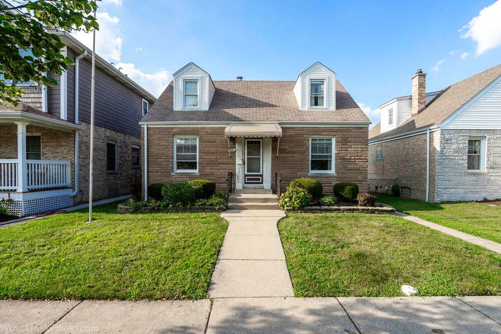 7636 W Summerdale Avenue, Chicago, IL 60656