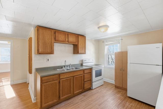 143 Commonwealth Ave, Worcester, MA 01604