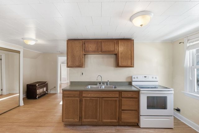 143 Commonwealth Ave, Worcester, MA 01604