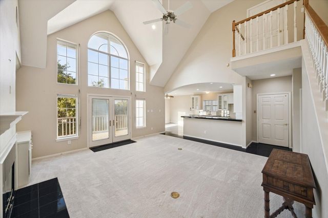 422 Bay Colony Drive, La Porte, TX 77571