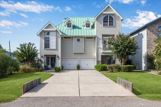 422 Bay Colony Drive, La Porte, TX 77571