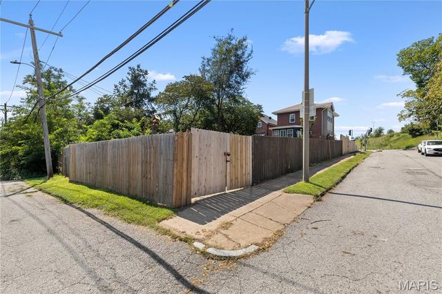 1200 McCausland Avenue, St Louis, MO 63117