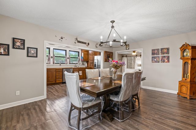 423 N Main St, Belle Plaine, KS 67013