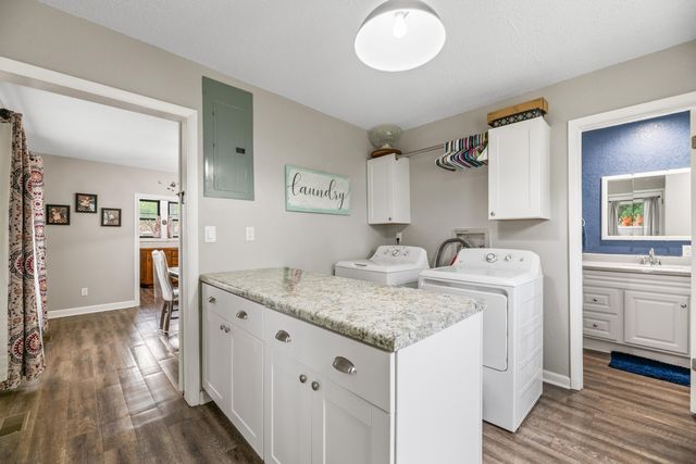 423 N Main St, Belle Plaine, KS 67013