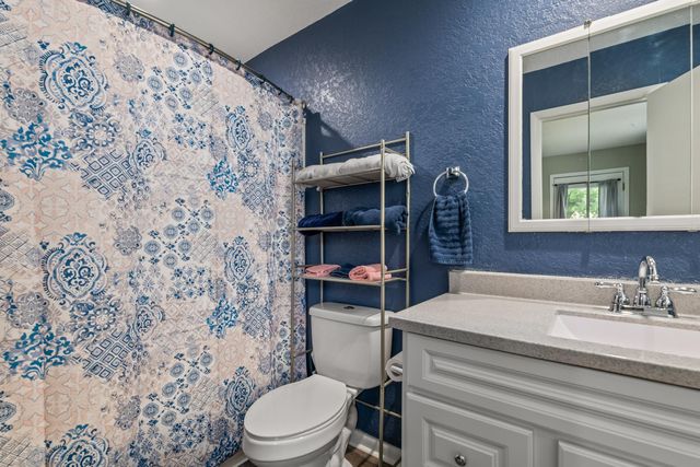423 N Main St, Belle Plaine, KS 67013