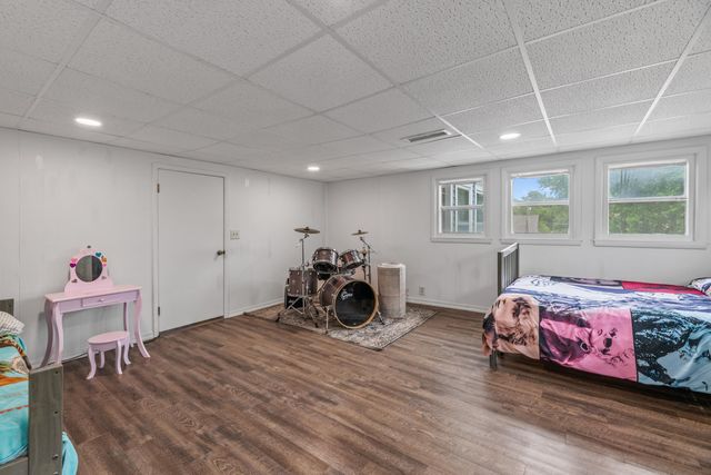 423 N Main St, Belle Plaine, KS 67013