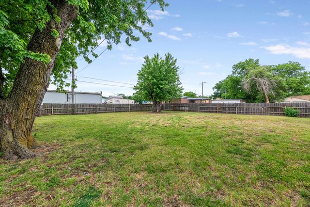 423 N Main St, Belle Plaine, KS 67013
