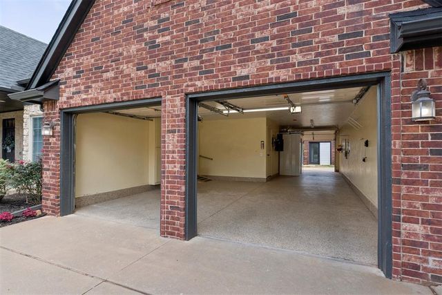 305 E Richmond Terrace, Mustang, OK 73064