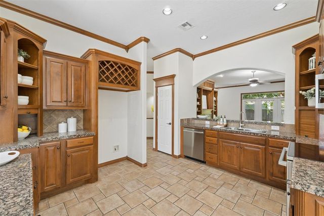 305 E Richmond Terrace, Mustang, OK 73064