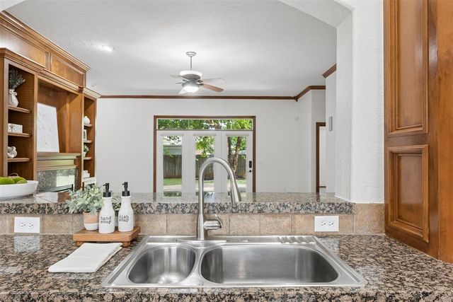 305 E Richmond Terrace, Mustang, OK 73064