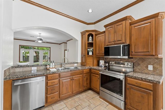 305 E Richmond Terrace, Mustang, OK 73064