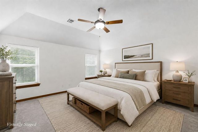 305 E Richmond Terrace, Mustang, OK 73064