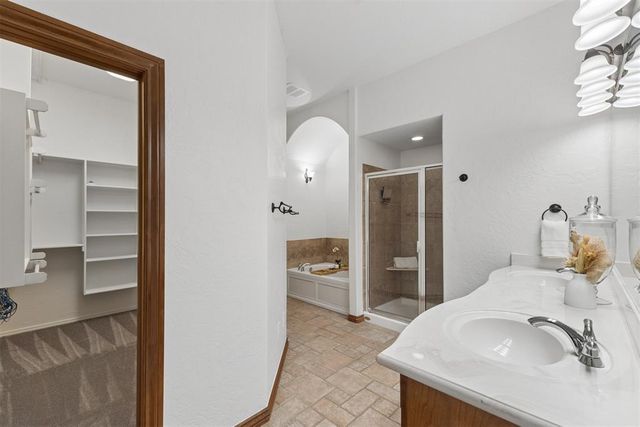 305 E Richmond Terrace, Mustang, OK 73064