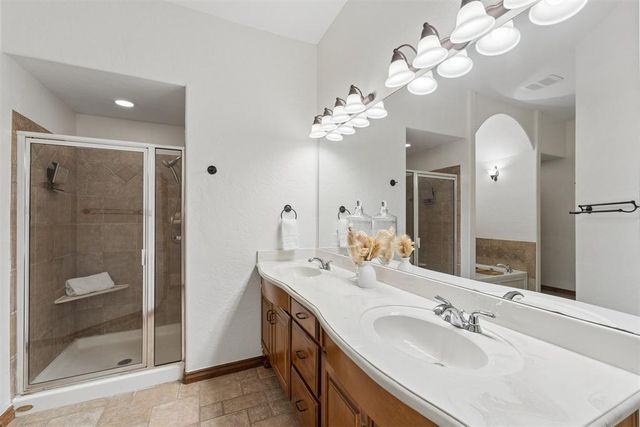305 E Richmond Terrace, Mustang, OK 73064
