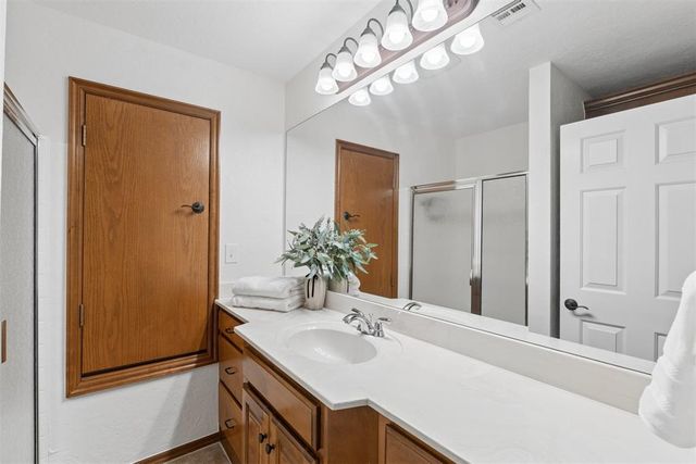 305 E Richmond Terrace, Mustang, OK 73064