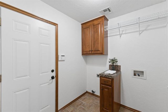 305 E Richmond Terrace, Mustang, OK 73064